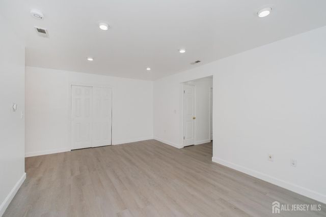 402 Hidden village Drive, Perth Amboy, NJ 08862