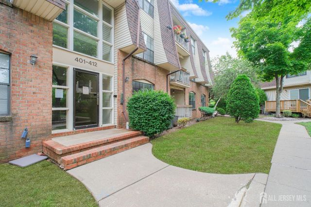 402 Hidden village Drive, Perth Amboy, NJ 08862