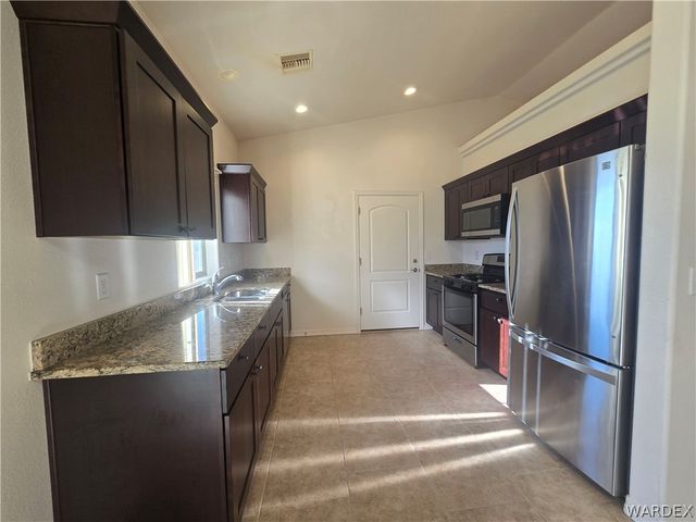 3331 E Rusty Spur Avenue, Kingman, AZ 86409