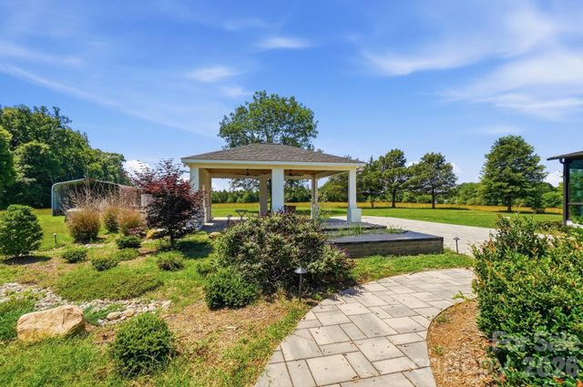 130 Watts Farm Lane, Mooresville, NC 28115