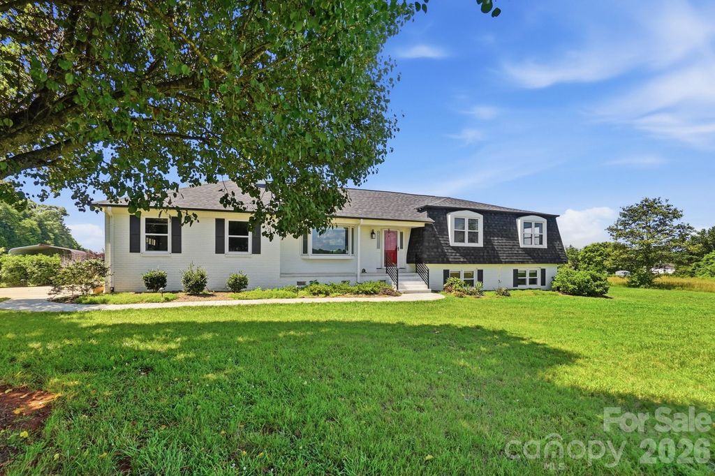 130 Watts Farm Lane, Mooresville, NC 28115