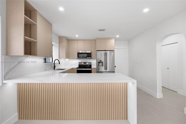 421 NW 81st St, Miami, FL 33150