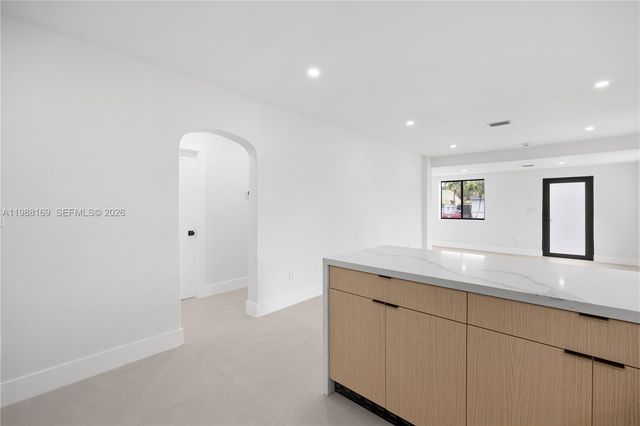 421 NW 81st St, Miami, FL 33150