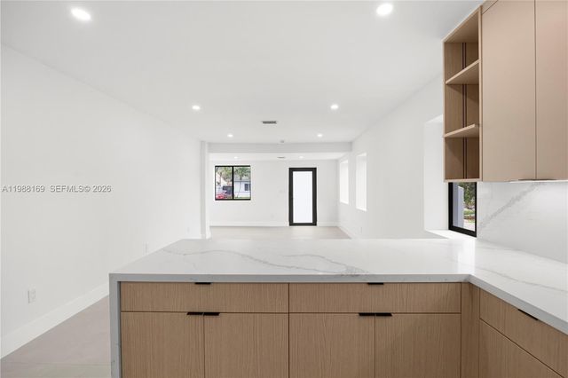 421 NW 81st St, Miami, FL 33150