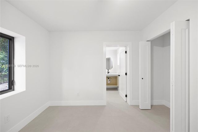 421 NW 81st St, Miami, FL 33150