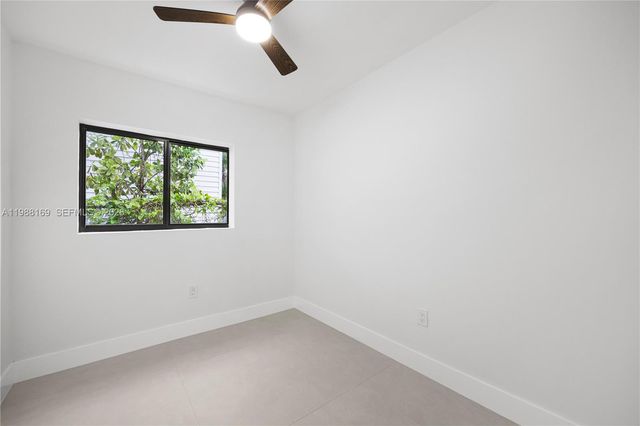 421 NW 81st St, Miami, FL 33150