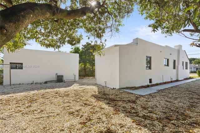 421 NW 81st St, Miami, FL 33150