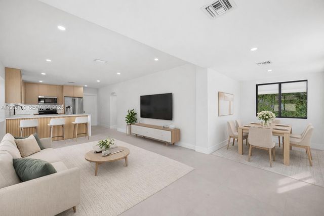 421 NW 81st St, Miami, FL 33150