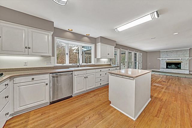 3014 Circle DR, Roanoke, VA 24018