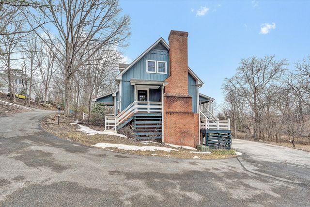 3014 Circle DR, Roanoke, VA 24018