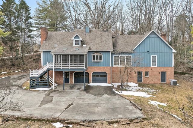 3014 Circle DR, Roanoke, VA 24018