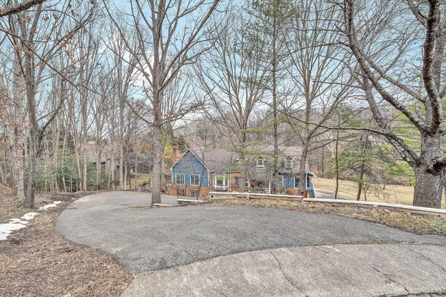 3014 Circle DR, Roanoke, VA 24018