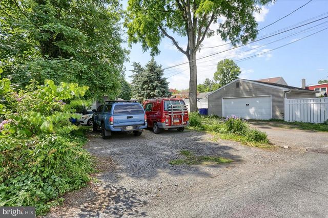 310 E MAIN ST, Mechanicsburg, PA 17055