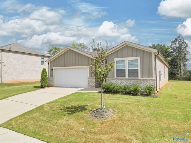 17992 Daniel Island Drive, Athens, AL 35611