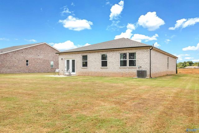17992 Daniel Island Drive, Athens, AL 35611
