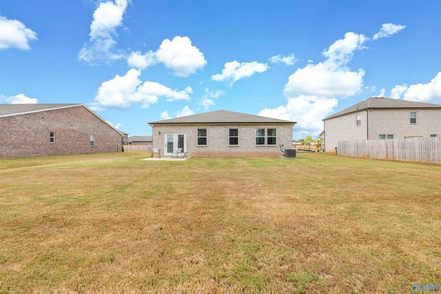 17992 Daniel Island Drive, Athens, AL 35611