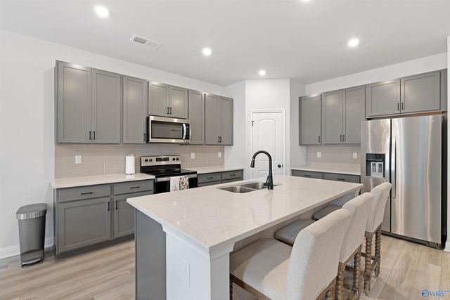 17992 Daniel Island Drive, Athens, AL 35611