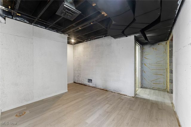 264 W Liberty Street, Hubbard, OH 44425