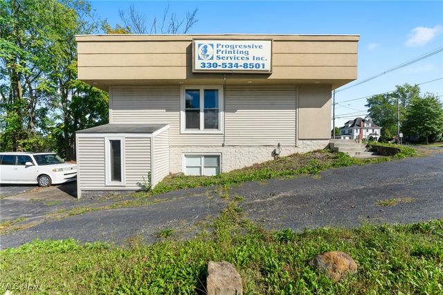 264 W Liberty Street, Hubbard, OH 44425