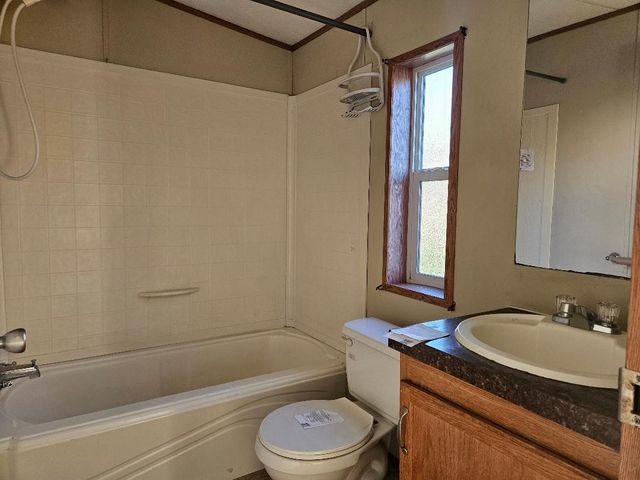 302 W South Street, Macksburg, IA 50155
