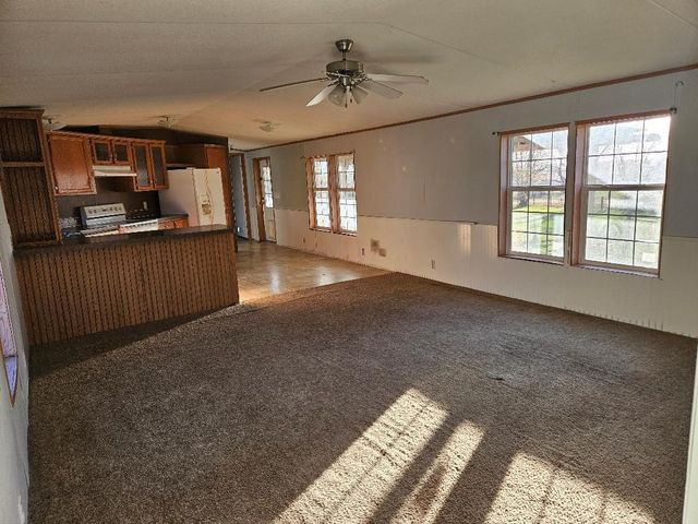 302 W South Street, Macksburg, IA 50155