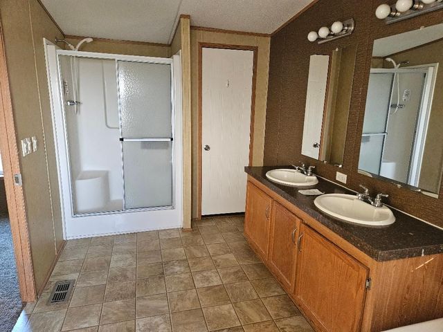 302 W South Street, Macksburg, IA 50155