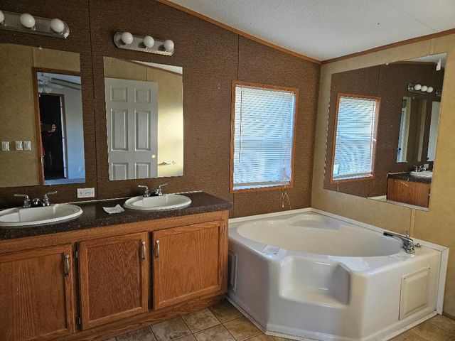 302 W South Street, Macksburg, IA 50155