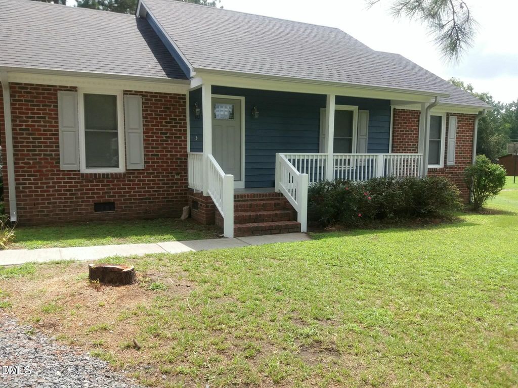 103 Crestwater Court, Louisburg, NC 27549