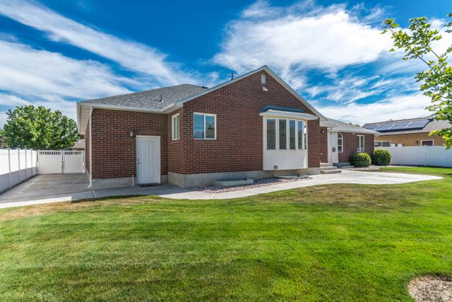 1238 W TRIMBLE LN, West Jordan, UT 84088