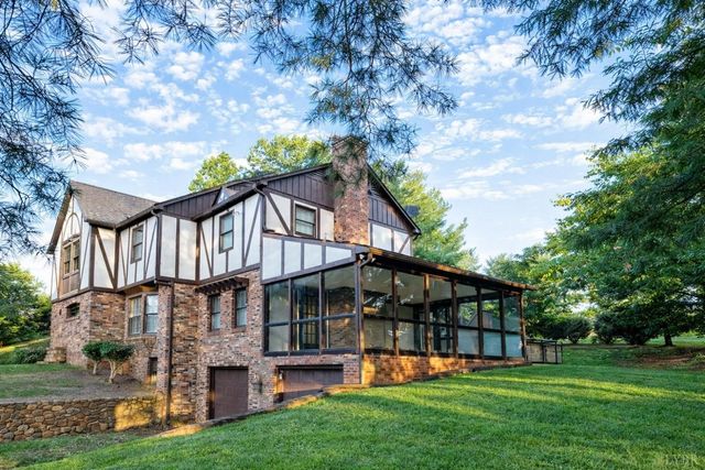 103 Millbrook, Forest, VA 24551