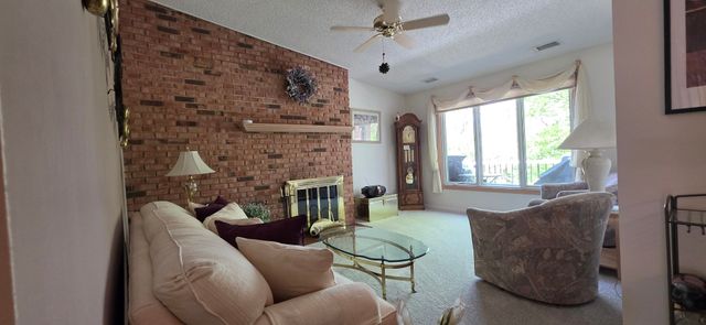 171 Grove Avenue D, Des Plaines, IL 60016