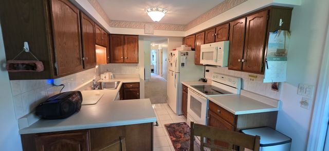 171 Grove Avenue D, Des Plaines, IL 60016