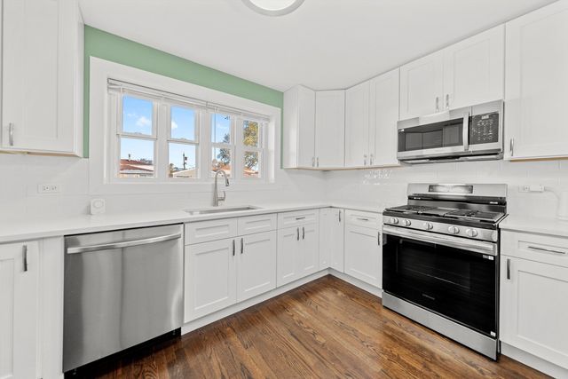 1033 W 108th Street, Chicago, IL 60643