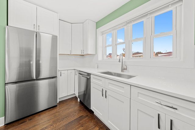 1033 W 108th Street, Chicago, IL 60643