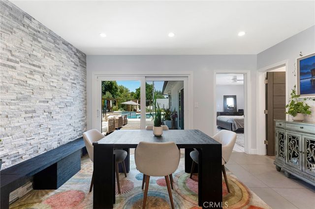 23051 Burbank Boulevard, Woodland Hills, CA 91367