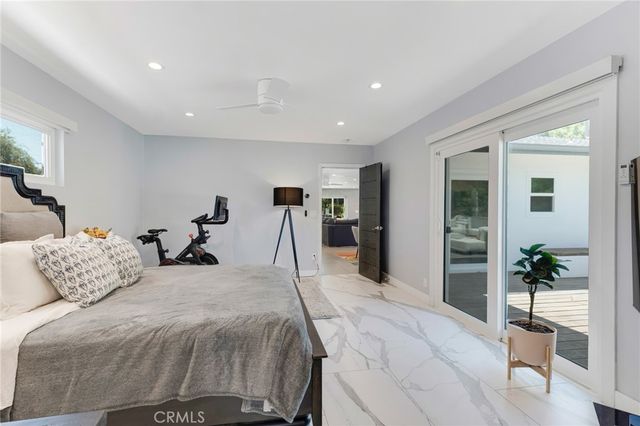 23051 Burbank Boulevard, Woodland Hills, CA 91367
