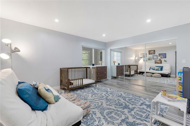 23051 Burbank Boulevard, Woodland Hills, CA 91367