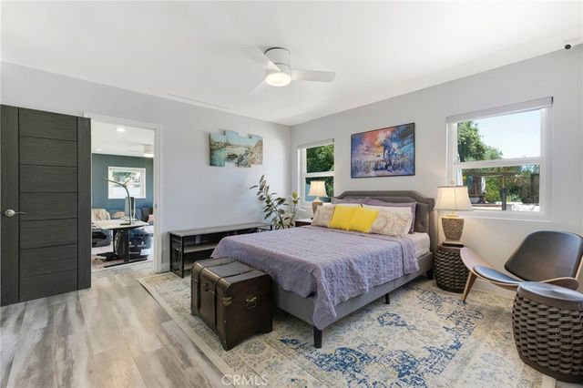 23051 Burbank Boulevard, Woodland Hills, CA 91367