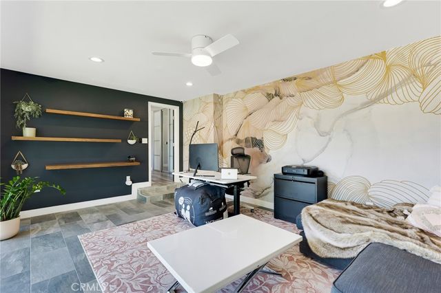 23051 Burbank Boulevard, Woodland Hills, CA 91367