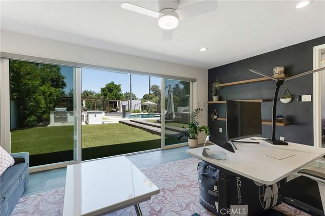 23051 Burbank Boulevard, Woodland Hills, CA 91367
