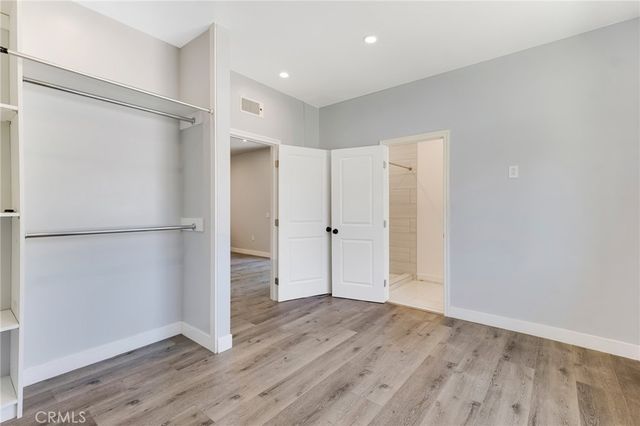 23051 Burbank Boulevard, Woodland Hills, CA 91367