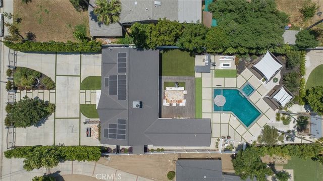 23051 Burbank Boulevard, Woodland Hills, CA 91367