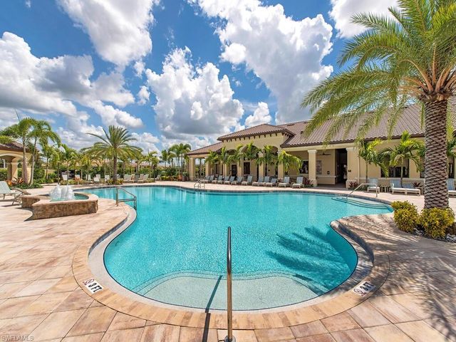 13905 Luna DR, Naples, FL 34109