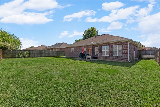 1909 SW Elington Street, Bentonville, AR 72713
