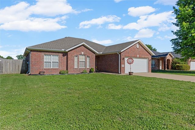 1909 SW Elington Street, Bentonville, AR 72713
