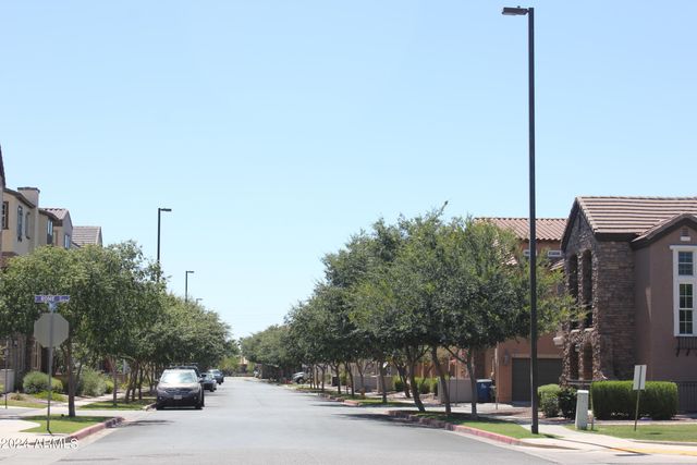 2628 S VOYAGER Drive 106, Gilbert, AZ 85295