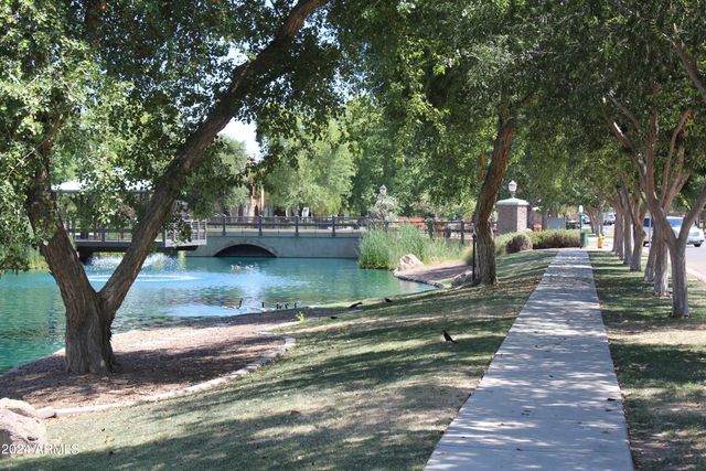 2628 S VOYAGER Drive 106, Gilbert, AZ 85295