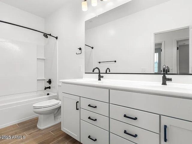 2628 S VOYAGER Drive 106, Gilbert, AZ 85295