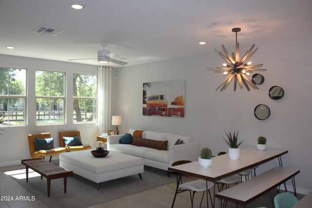 2628 S VOYAGER Drive 106, Gilbert, AZ 85295