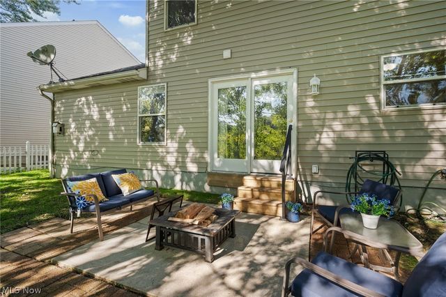 1138 Oxford Circle, Akron, OH 44312
